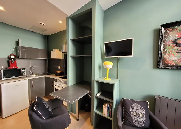 Calme Et Chaleureux Aix Centre アパート *